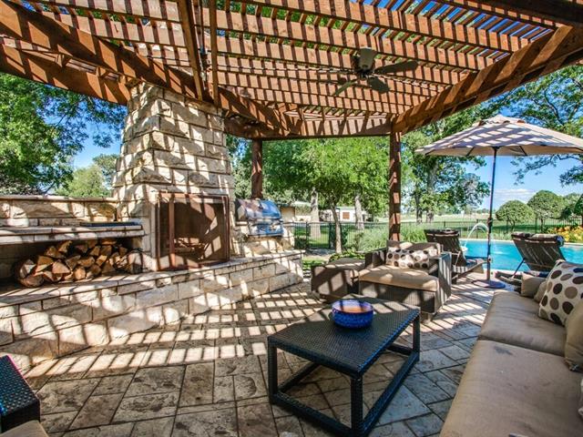 For Sale: 10693 Bobbie Ln Pilot Point, TX 76258