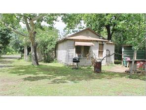 For Sale: 805 W 22nd St Cameron, TX 76520