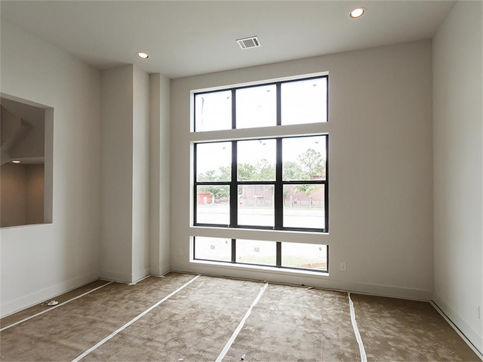 For Sale: 2822 Clay Houston, TX 77003