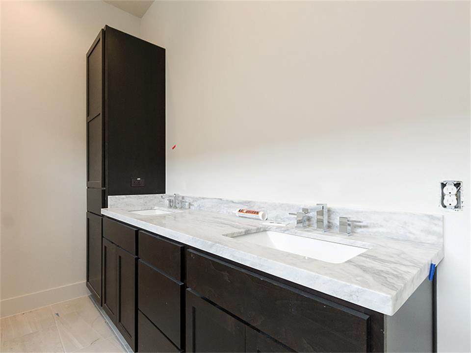 For Sale: 2822 Clay Houston, TX 77003