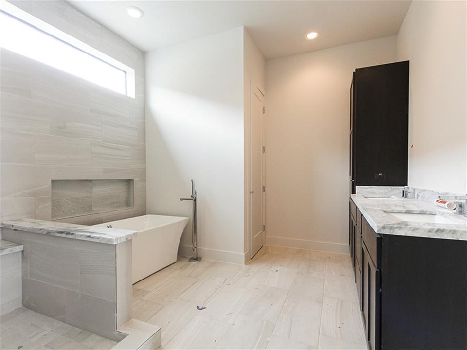 For Sale: 2826 Clay Houston, TX 77003