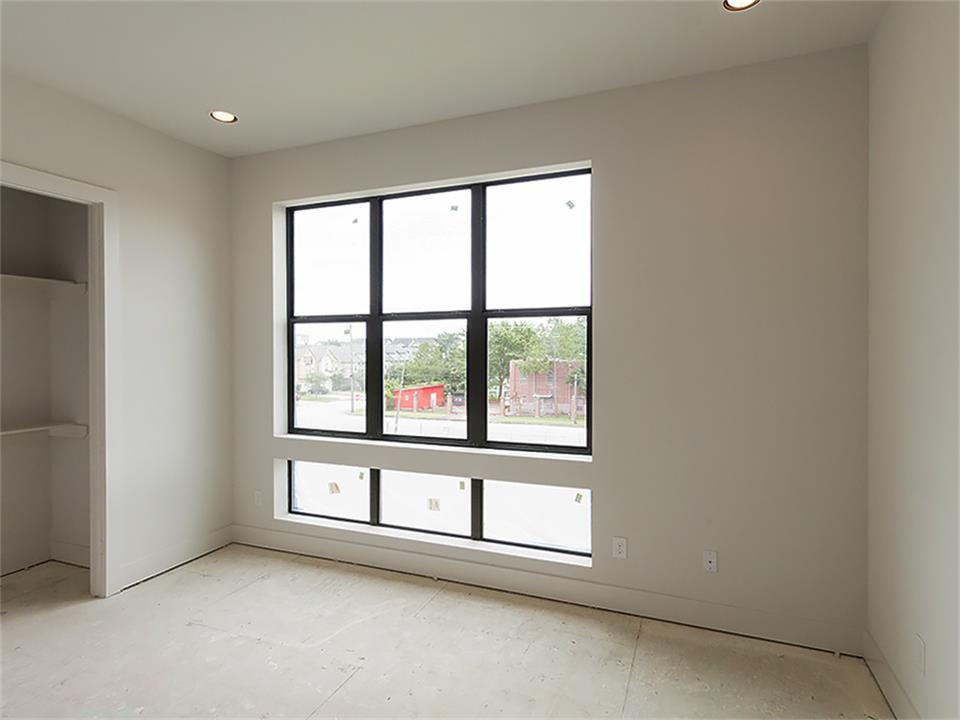 For Sale: 2826 Clay Houston, TX 77003