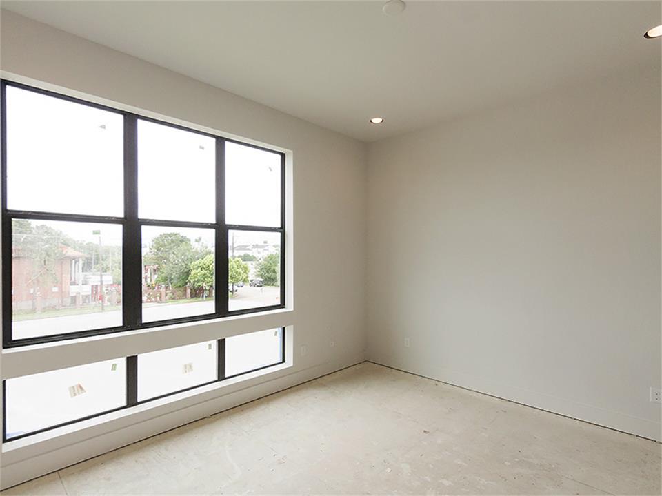 For Sale: 2826 Clay Houston, TX 77003