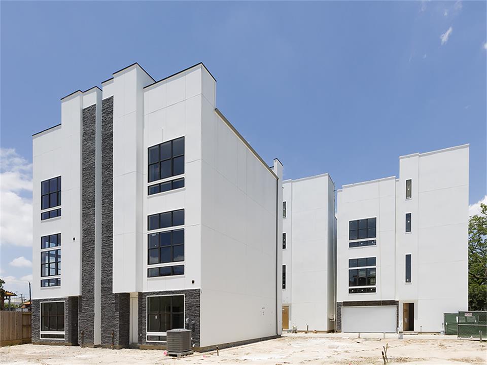 For Sale: 2820 Clay Houston, TX 77003