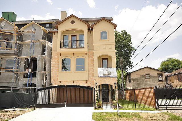 3920 Ennis