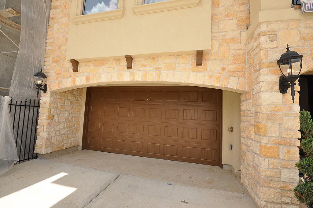 3920 Ennis