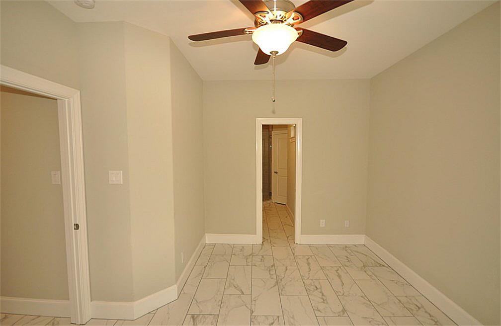 3920 Ennis