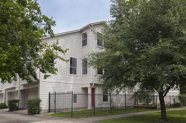 3908 Austin St