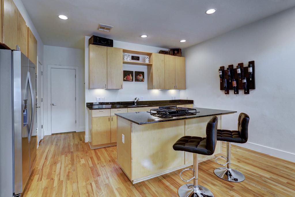 For Sale: 2324 Jackson St Houston, TX 77004