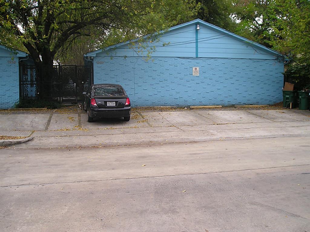 12251307 Willard St