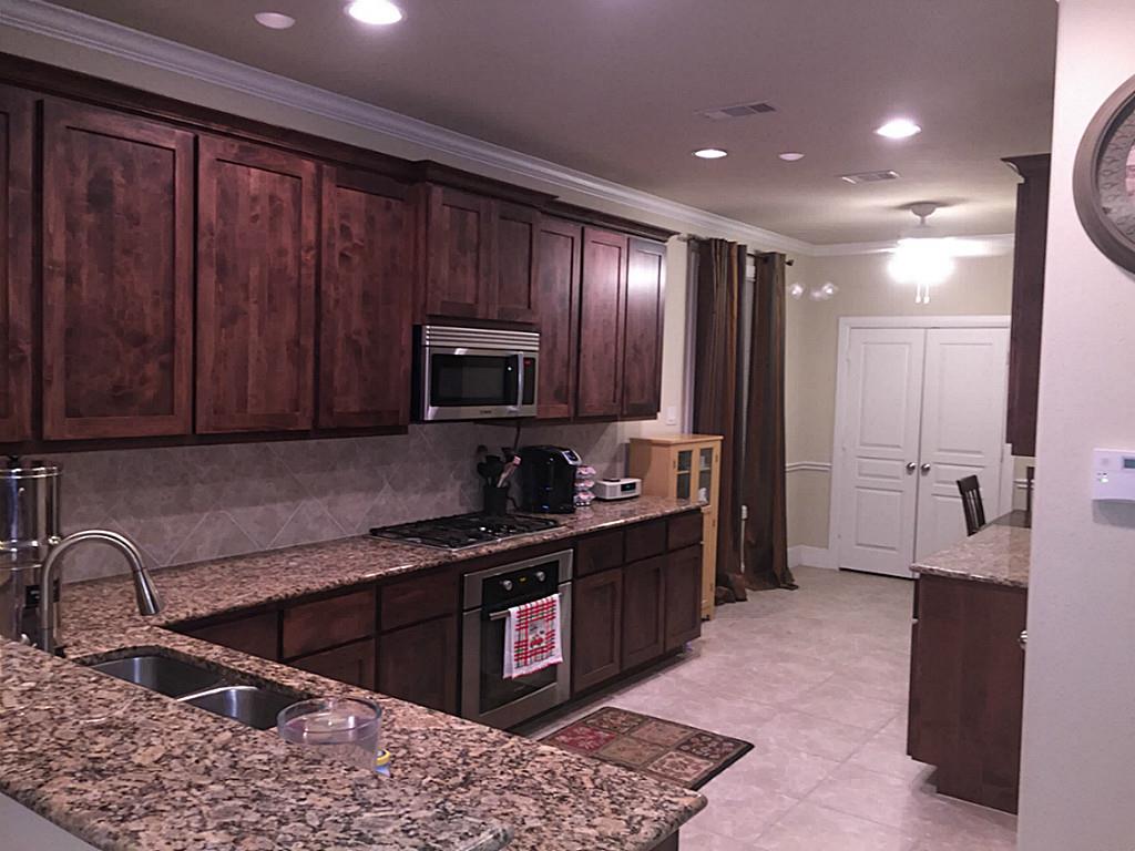 250 W 28th