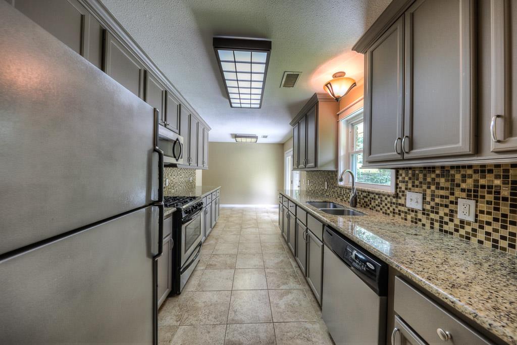 For Sale: 6303 Grovewood Ln Houston, TX 77008