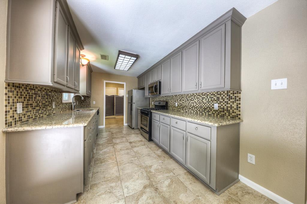 For Sale: 6303 Grovewood Ln Houston, TX 77008