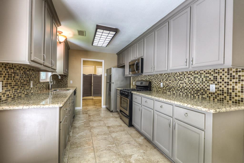 For Sale: 6303 Grovewood Ln Houston, TX 77008
