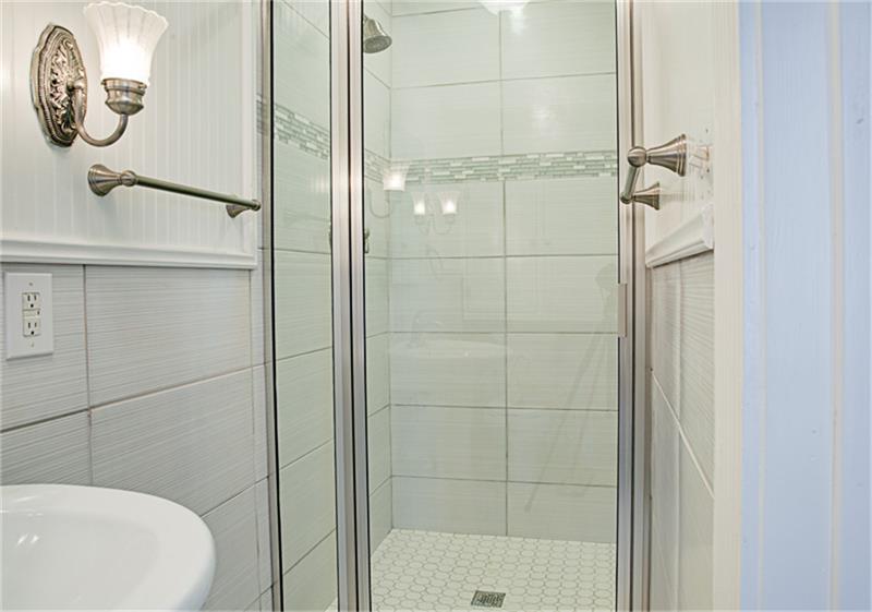 For Sale: 704 Worthshire St Houston, TX 77008