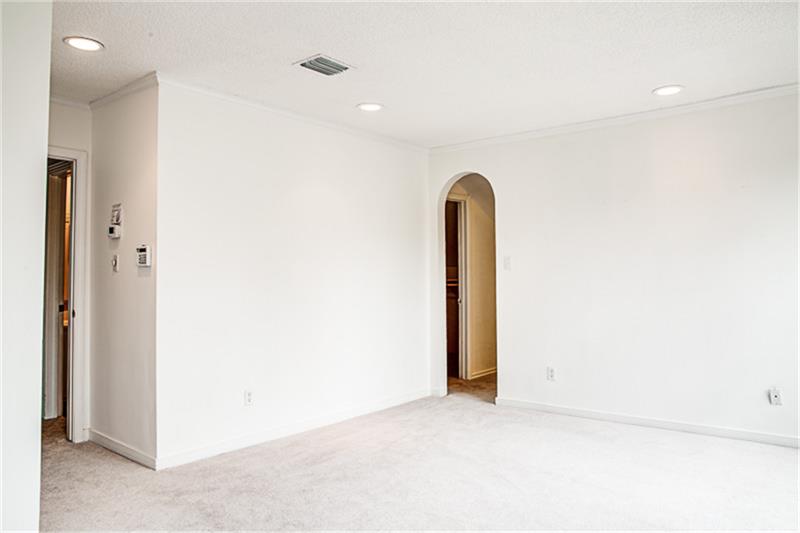 For Sale: 704 Worthshire St Houston, TX 77008