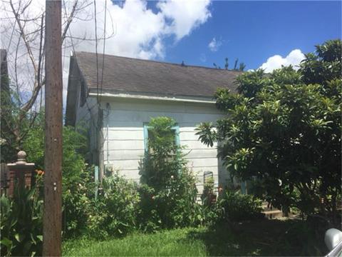 1011 Studemont #104
