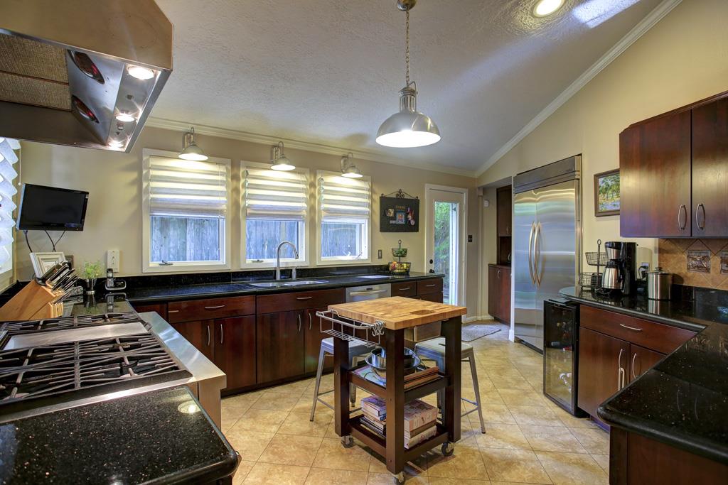 For Sale: 10682 Beinhorn Rd Houston, TX 77024