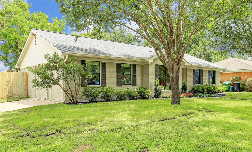 For Sale: 5738 S Ettrick Dr Houston, TX 77035