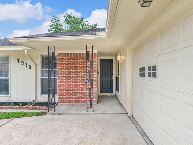8814 Birdwood Rd