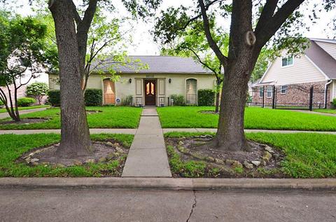 7888 Kendalia Dr
