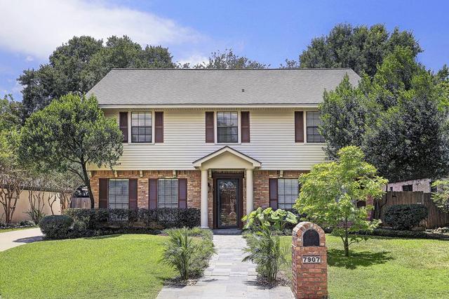 7611 Westview