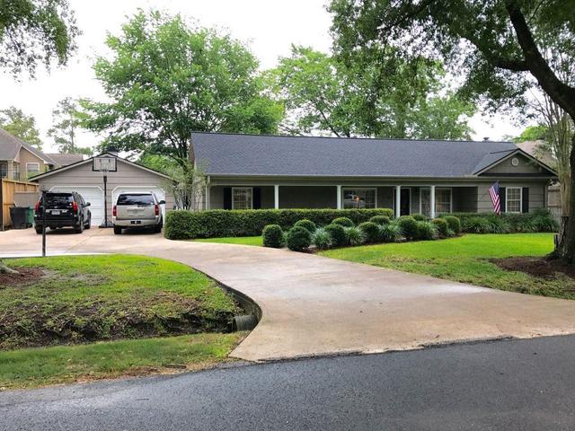 7611 Westview
