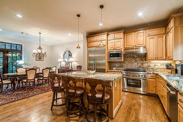 6714 Woodbend Park