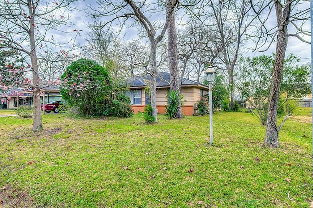 6714 Woodbend Park
