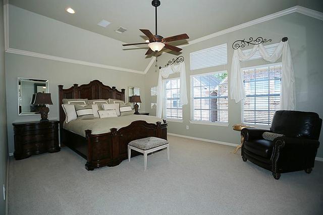 2067 Jacquelyn Dr