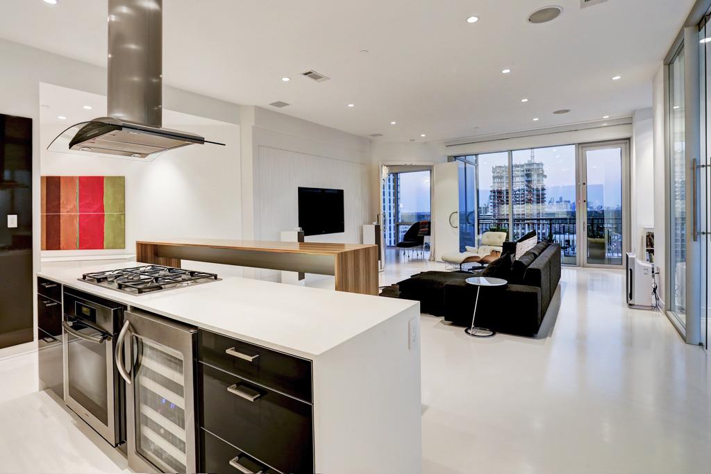 1600 Post Oak Blvd #1705