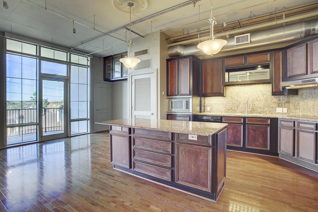 1616 Fountain View Dr #406