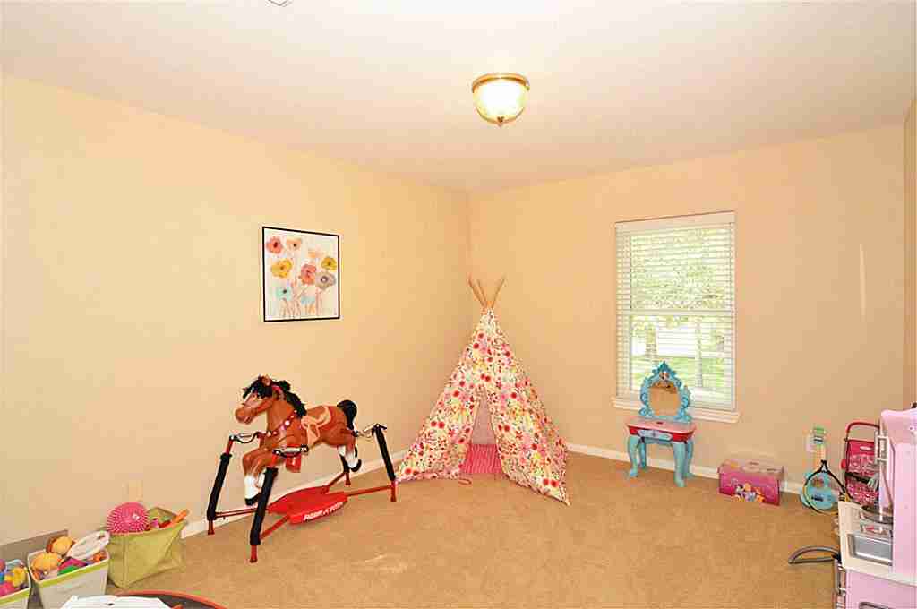 16802 Village Corner Ct