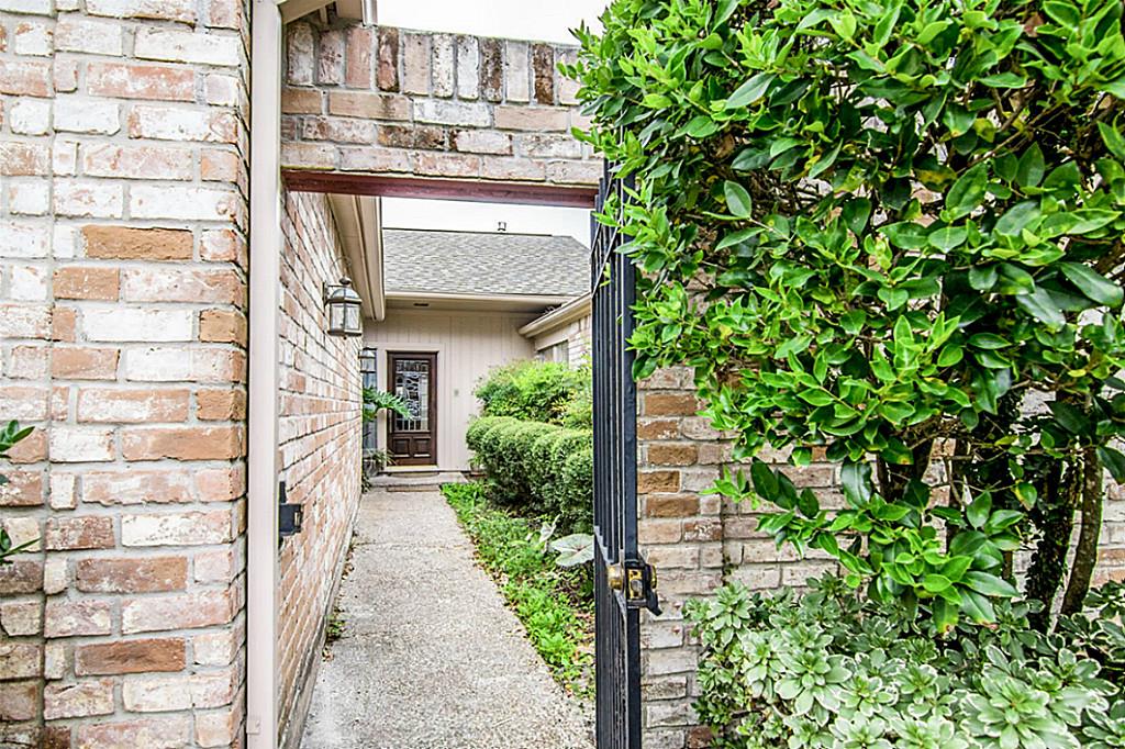 6510 Oakland Hills Dr
