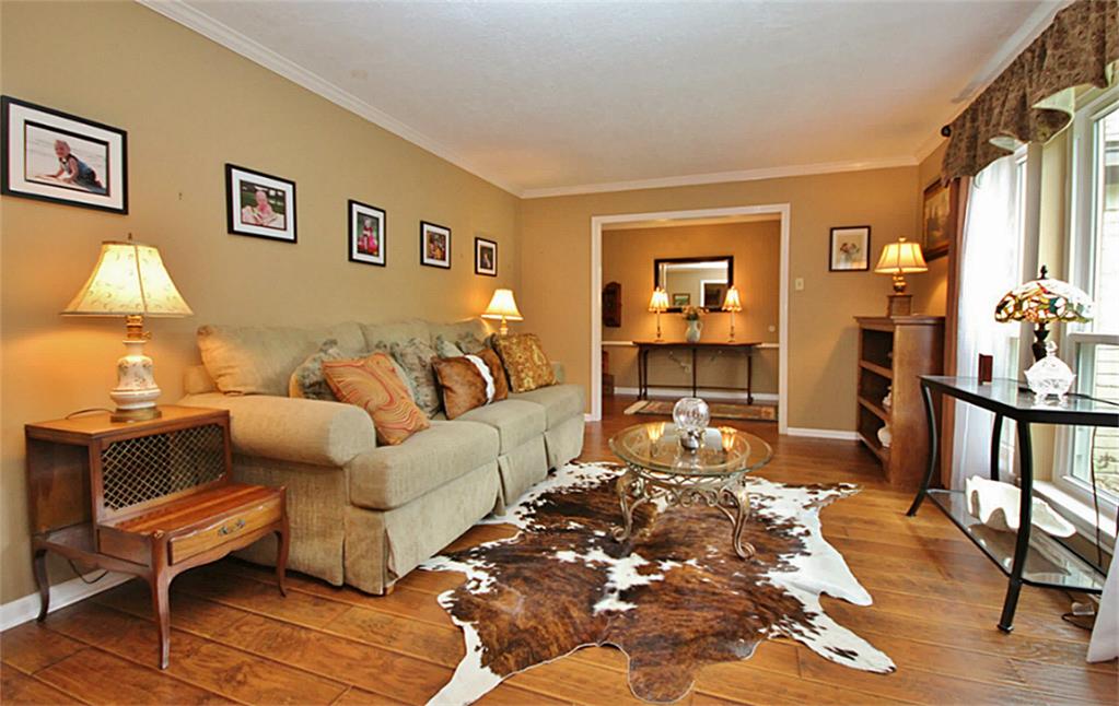 12114 Glenway Dr
