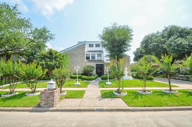 11030 Braes Forest Dr