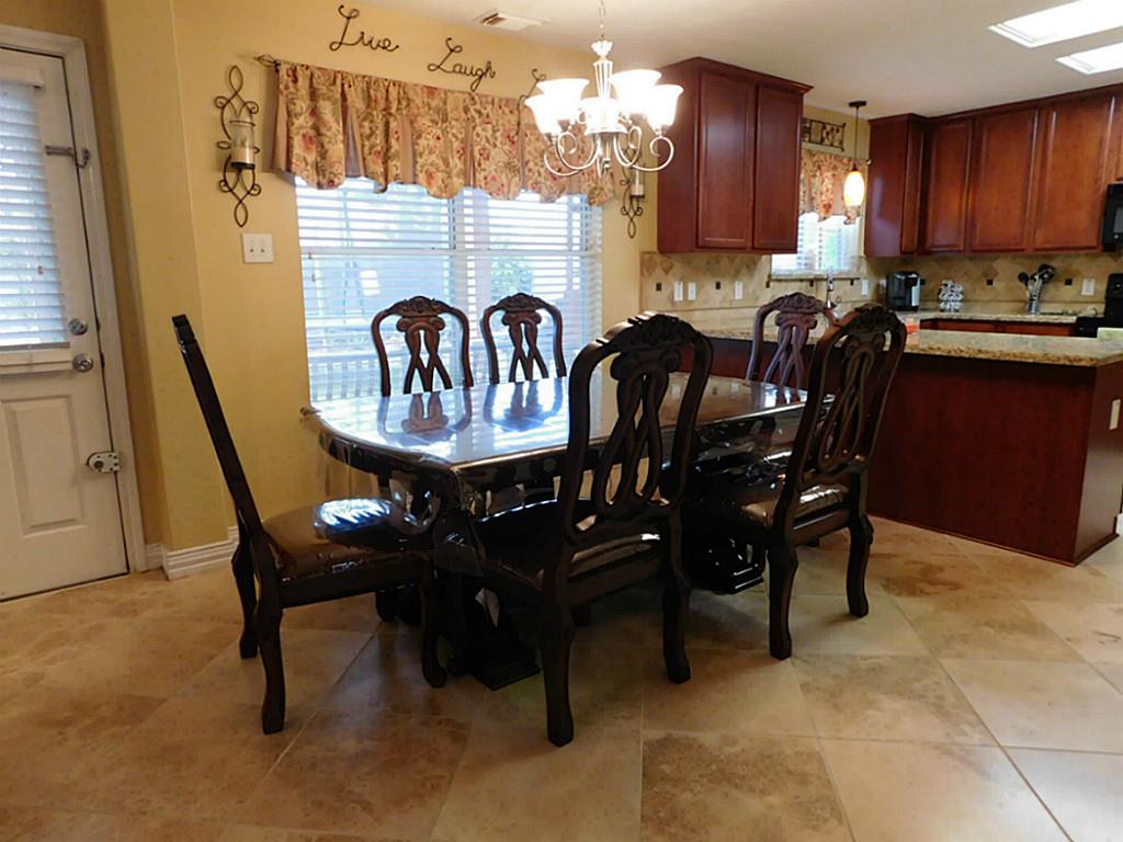 6914 Great Oaks Shadow Dr