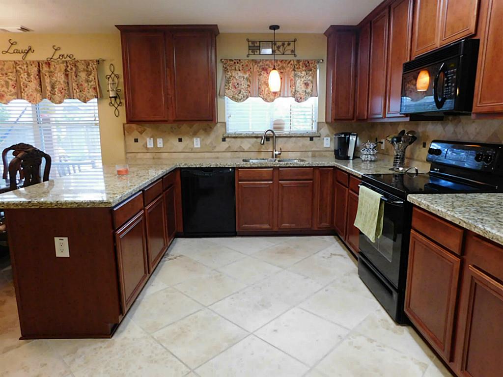 6914 Great Oaks Shadow Dr