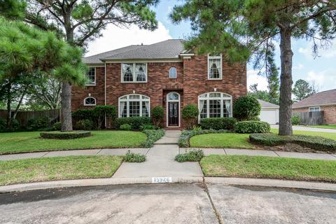 8635 Sparkling Springs Dr