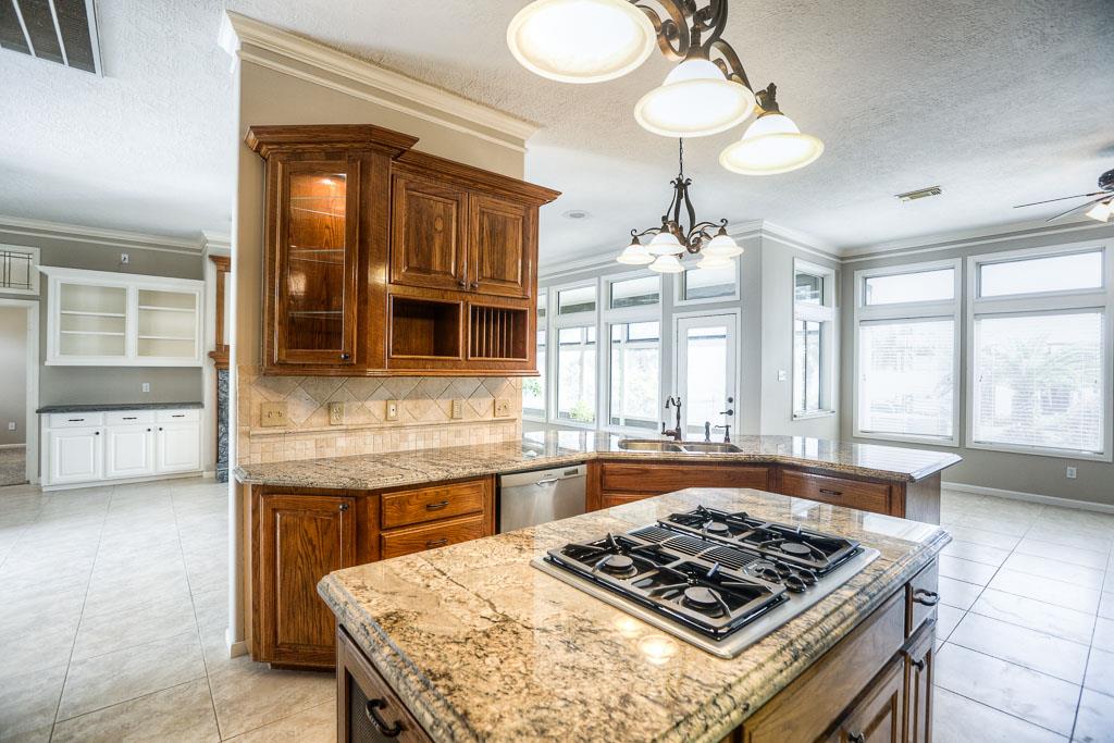 2508 Sand Shr, Conroe TX 77304