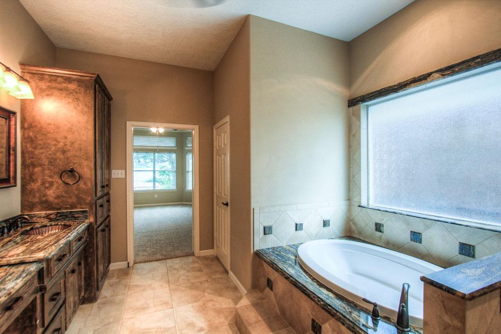 2508 Sand Shr, Conroe TX 77304