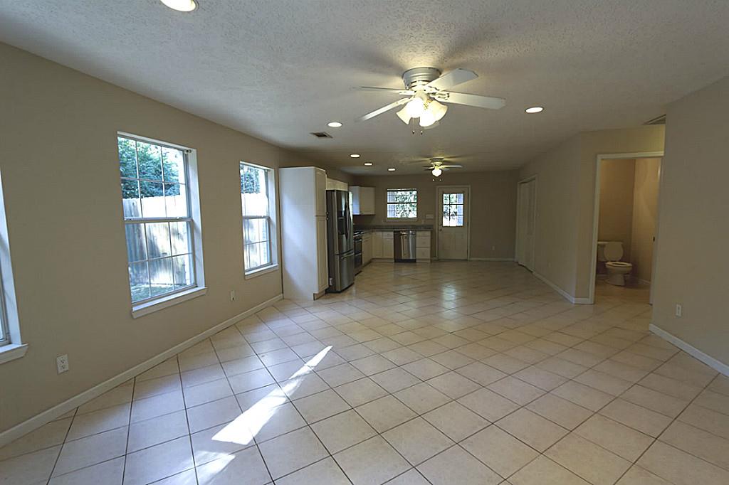 111 Delaware Dr