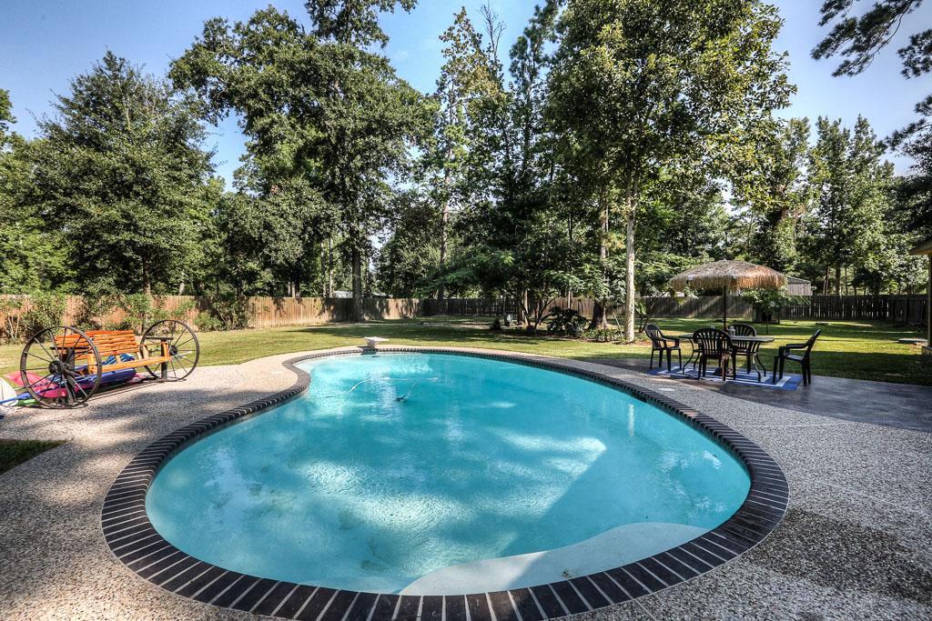 18 E Old Field Dr