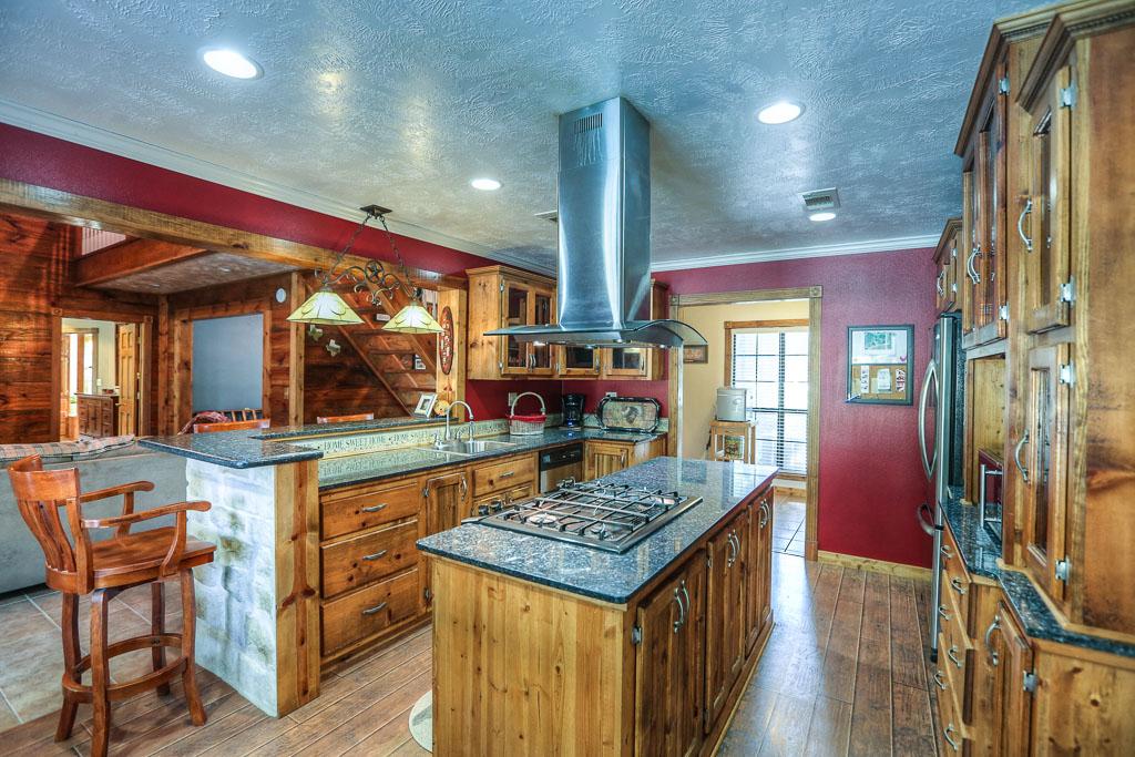18 E Old Field Dr