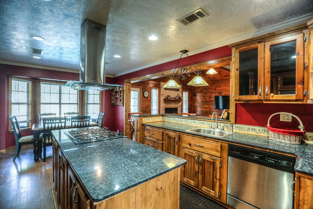 18 E Old Field Dr