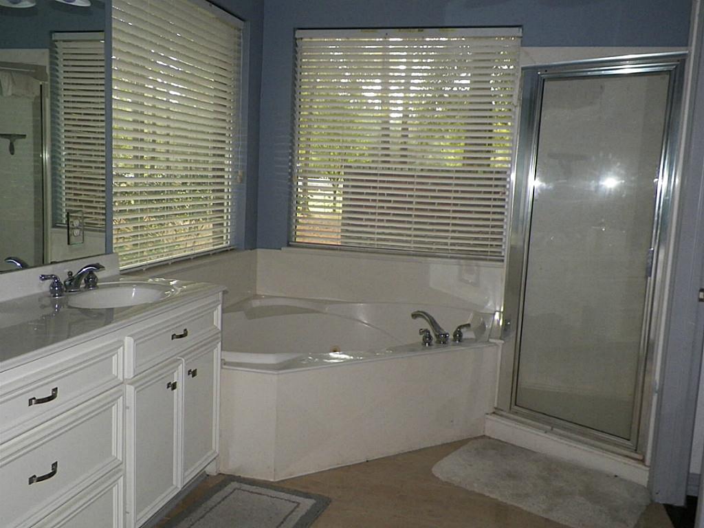 911 S Commons View Dr
