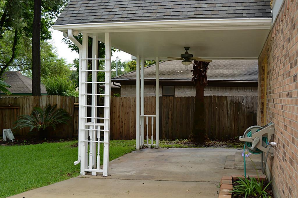For Sale: 7510 Pine Cup Dr Humble, TX 77346