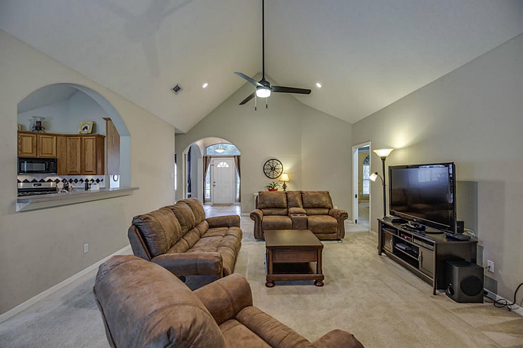 For Sale: 711 Douglas Fir Dr Magnolia, TX 77354