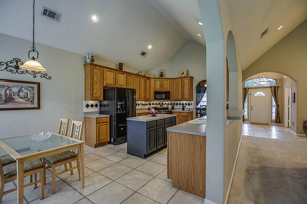 For Sale: 711 Douglas Fir Dr Magnolia, TX 77354