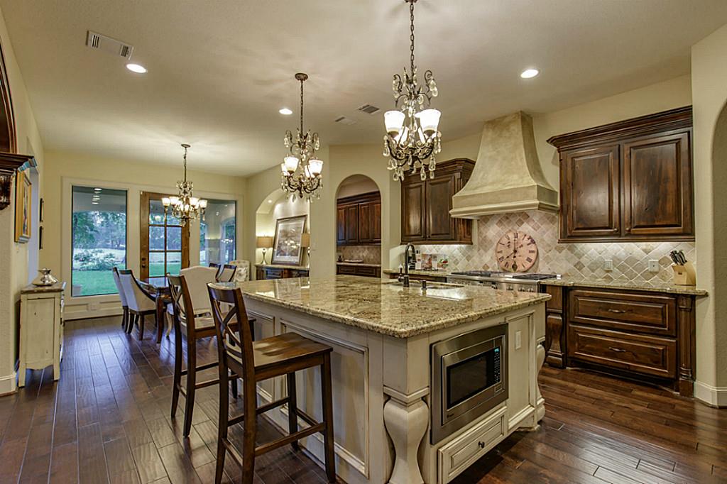 For Sale: 10703 Clubhouse Cir Magnolia, TX 77354